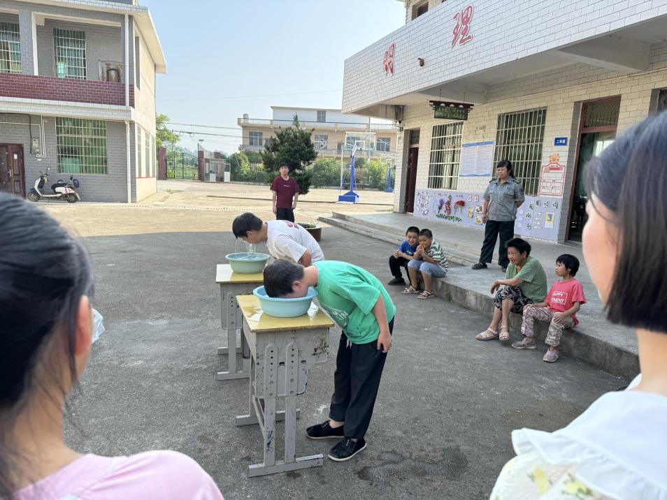 預防溺水—— 下花橋鎮(zhèn)石聯(lián)小學防溺水安全演練簡報