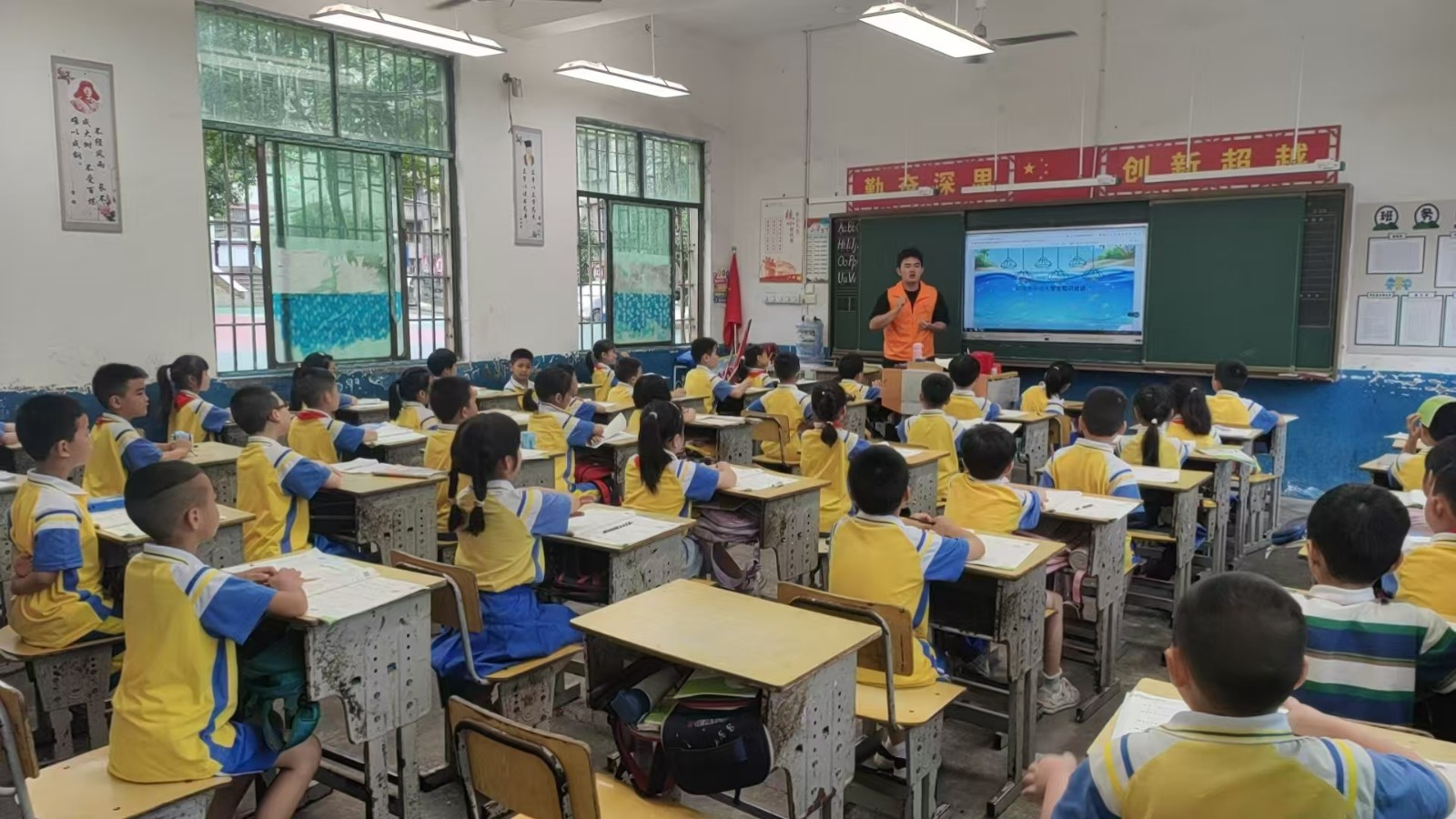 防溺水教育宣講團走進校園，筑牢學生安全防線