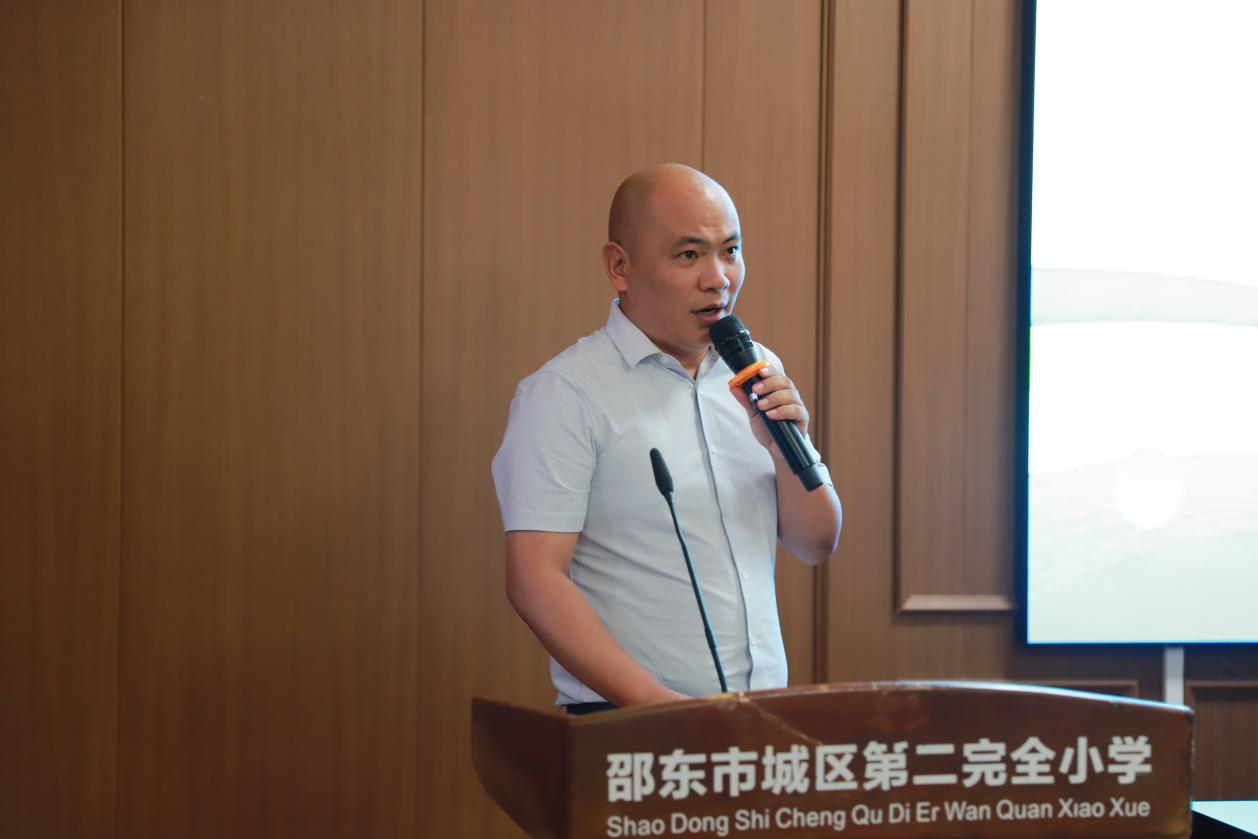 城區(qū)二小召開秋季新學(xué)期開學(xué)工作會議：凝心聚力啟新程！
