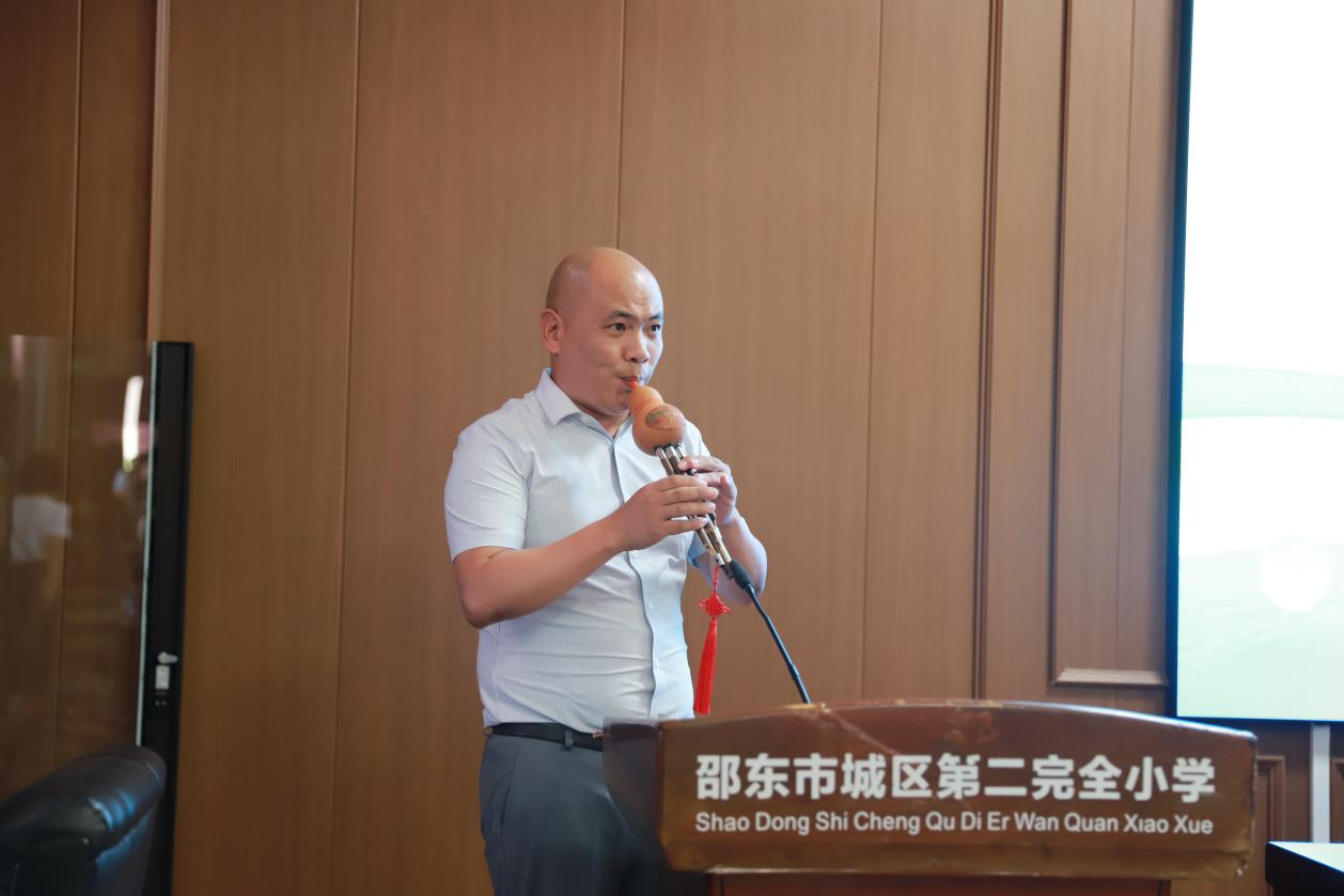 城區(qū)二小召開秋季新學(xué)期開學(xué)工作會議：凝心聚力啟新程！